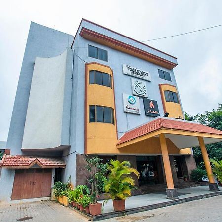 Oyo 18762 Vaishnavi Residency Otel Bangalore Dış mekan fotoğraf