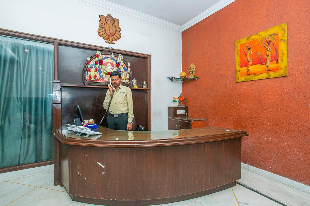 Oyo 18762 Vaishnavi Residency Otel Bangalore Dış mekan fotoğraf