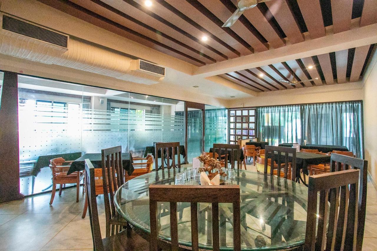 Oyo 18762 Vaishnavi Residency Otel Bangalore Dış mekan fotoğraf