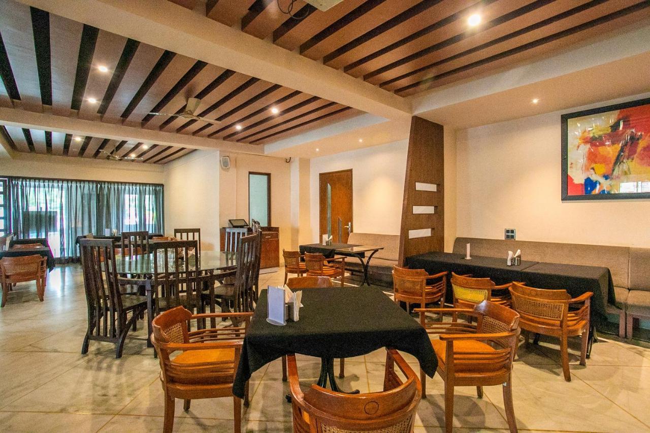 Oyo 18762 Vaishnavi Residency Otel Bangalore Dış mekan fotoğraf