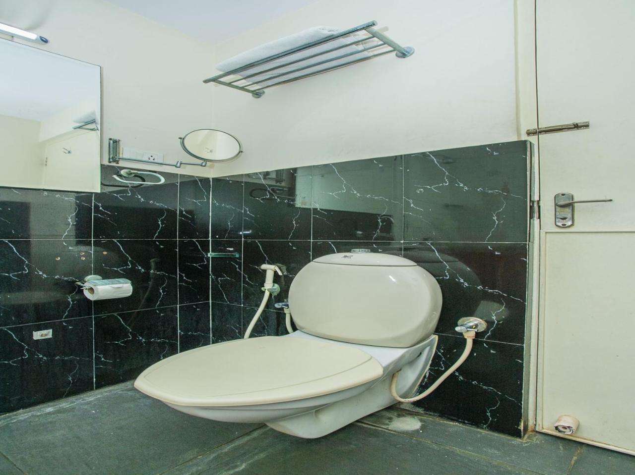 Oyo 18762 Vaishnavi Residency Otel Bangalore Dış mekan fotoğraf