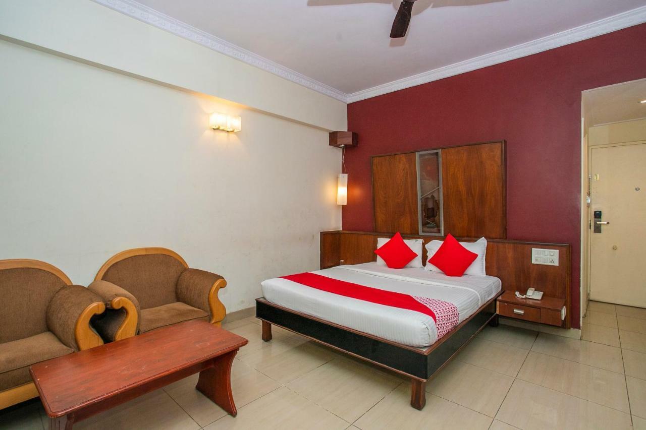 Oyo 18762 Vaishnavi Residency Otel Bangalore Dış mekan fotoğraf